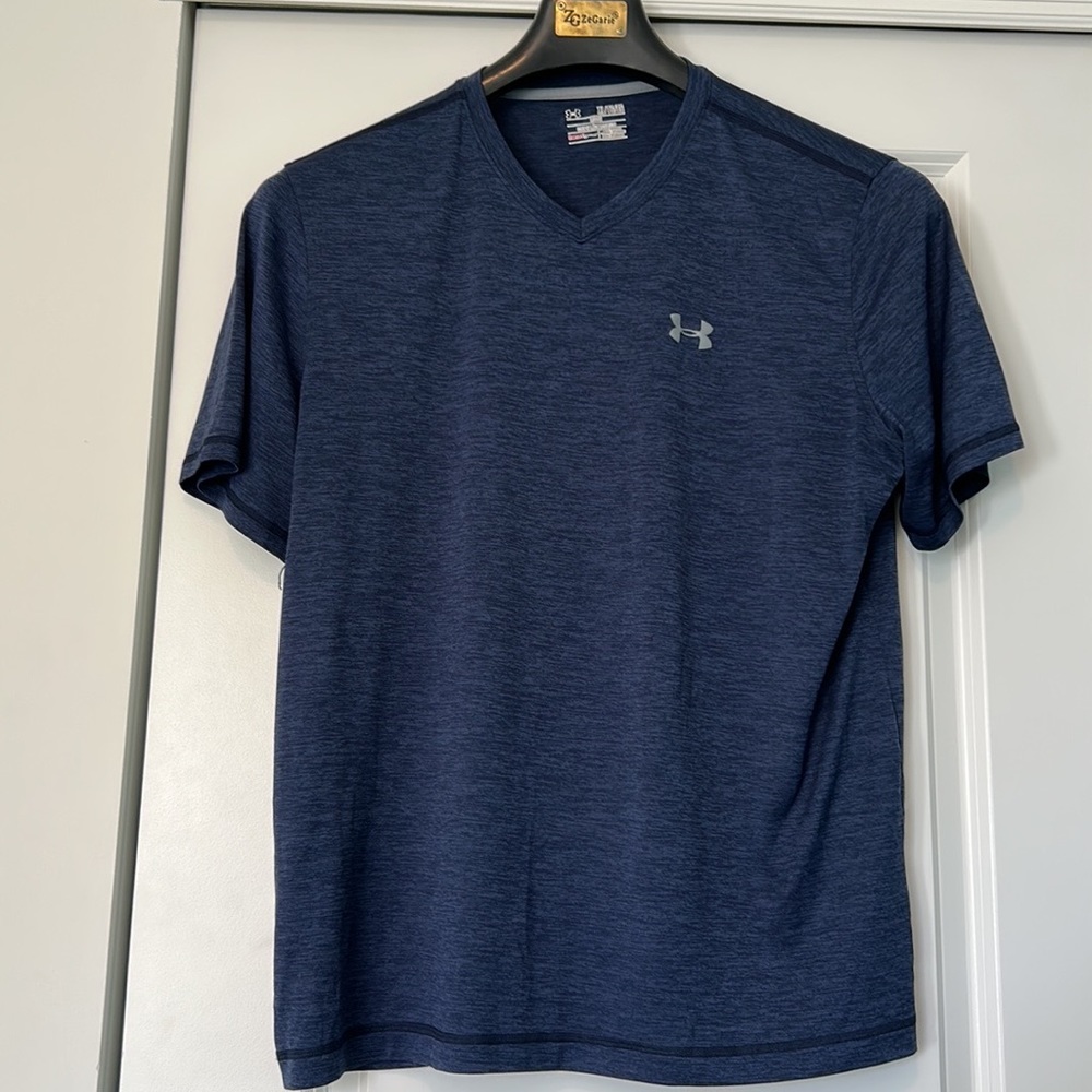 Under armour XL loose v neck
